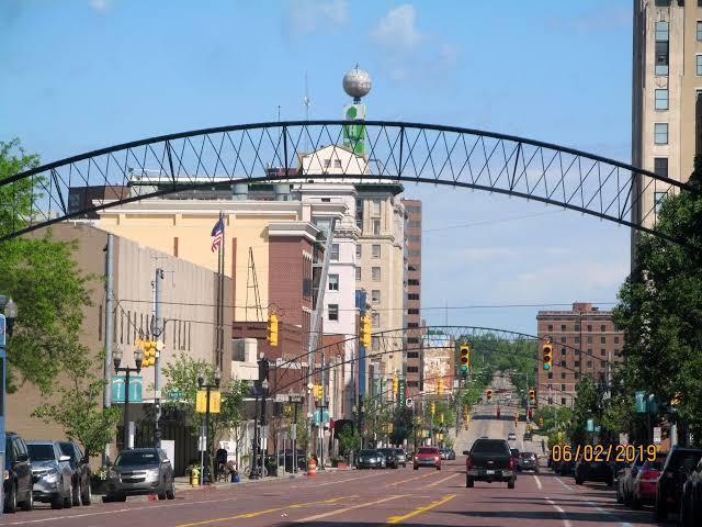 Flint, Michigan city skyline &ndash; cost of living, safety and quality of life data