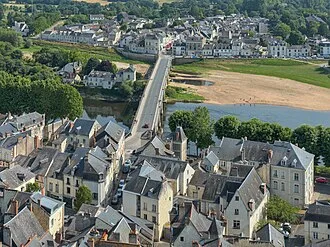 Chinon, Centre-Val de Loire city skyline &ndash; cost of living, safety and quality of life data